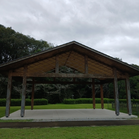 香川県満濃池森林公園にある、これは何をするための建物なのでしょうか？