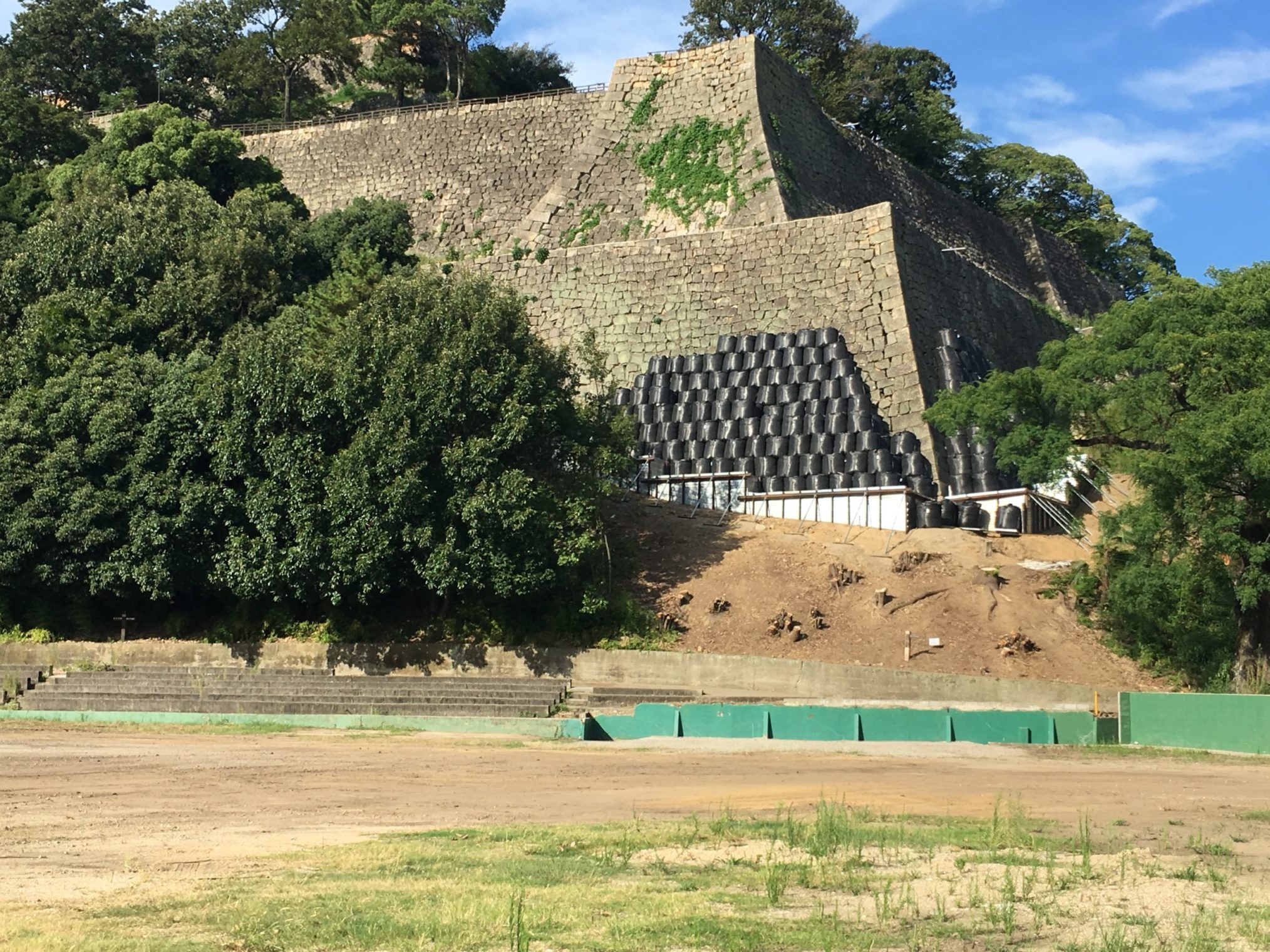 丸亀城南西部の石垣補修工事画像