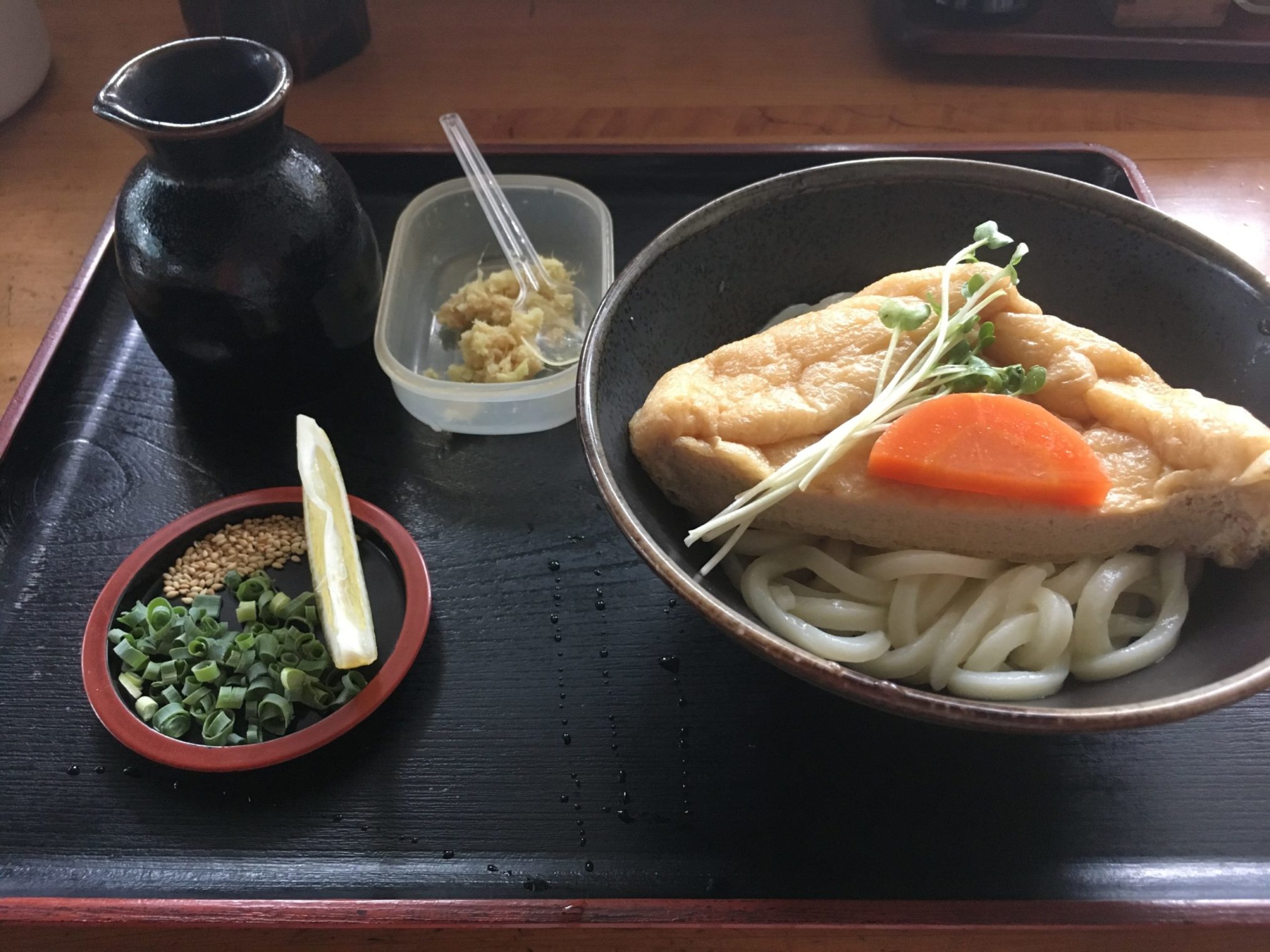 山の谷うどんのぶっかけきつね画像