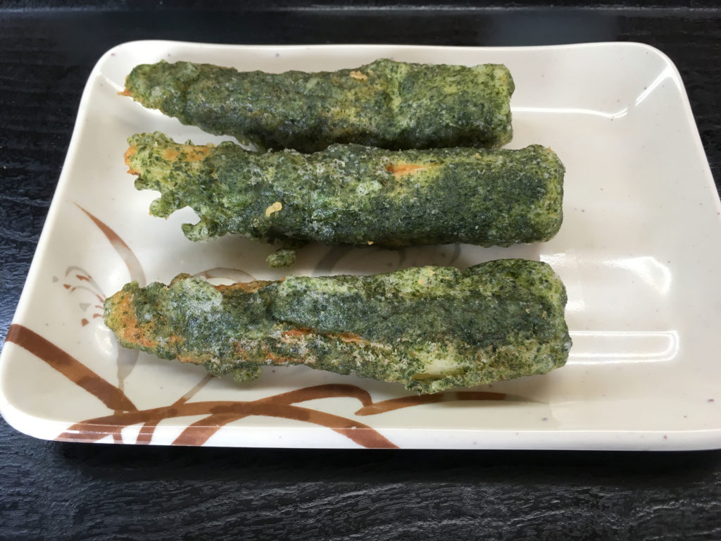 丸亀市飯野町にある、純手打ちうどん よしやの濃厚磯辺揚げ画像
