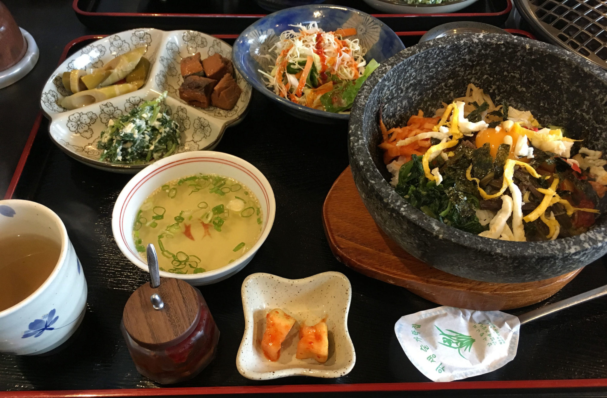 丸亀市飯山町にある、コリアンキッチン 京城のビビンバ定食画像