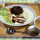 丸亀市飯野町にある、café Cou Cou(カフェ クク)のロコモコ丼画像