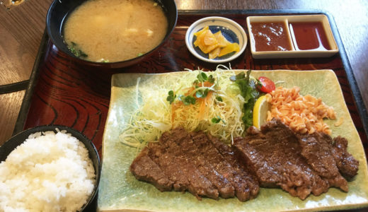 「焼肉レストふじむら」の『ステーキセット』ボリュームも充分、貫禄の肉姿はインパクト抜群!