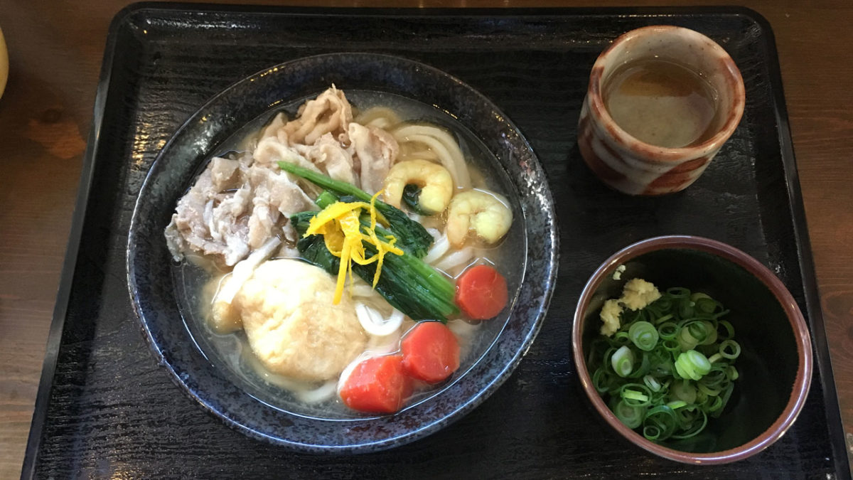 「こだわり麺や 宇多津店」の柚子がさっぱりと食べやすい『年明けうどん(柚子みぞれ餡かけうどん)』