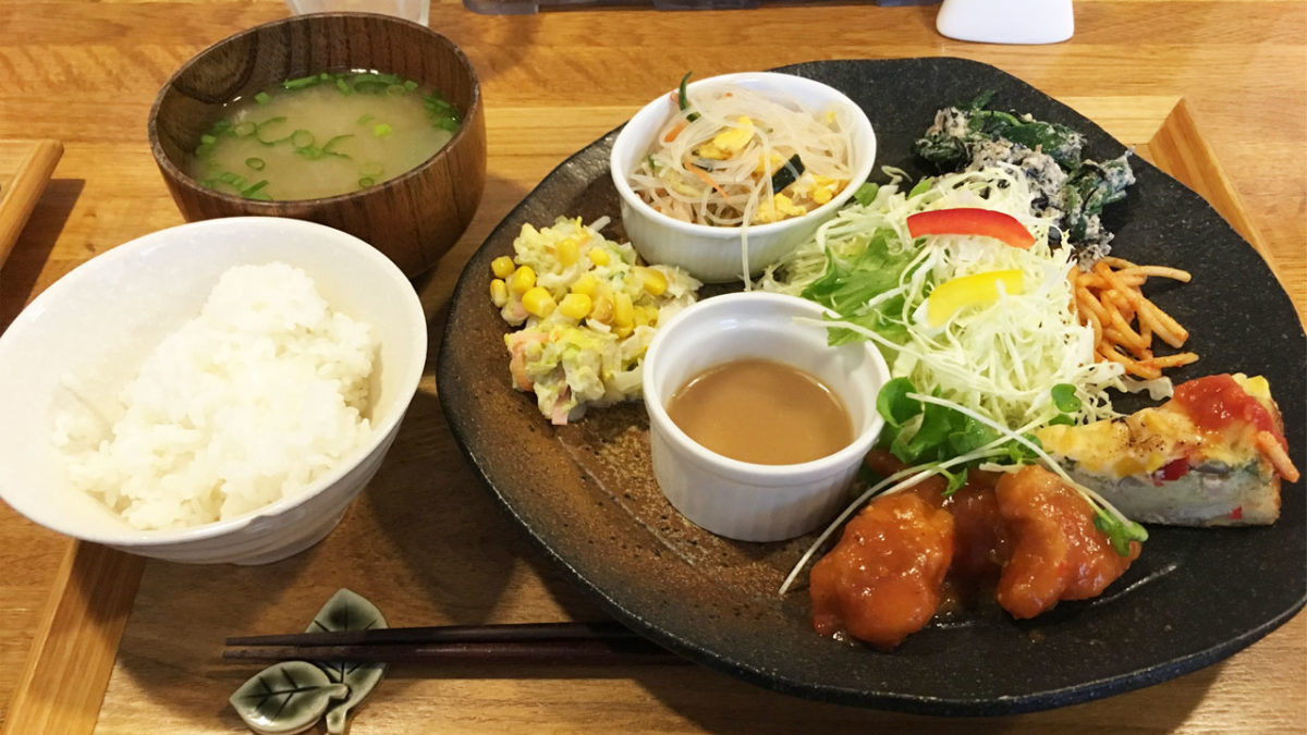 「すまいるcafe」の『すまいるらんち』お野菜いっぱいヘルシーランチ!