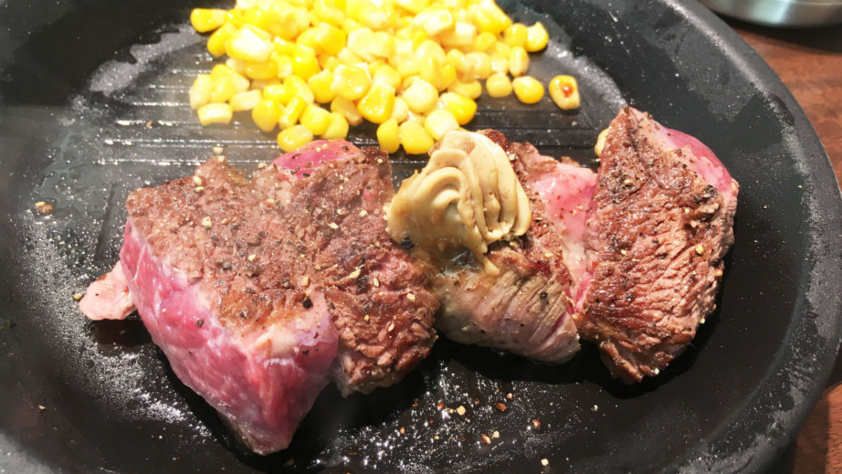オープン初日の「いきなりステーキ丸亀バサラ店」に行ってきたよ。 開店前から行列ができ、入場制限を行うなど大盛況の幕開け!
