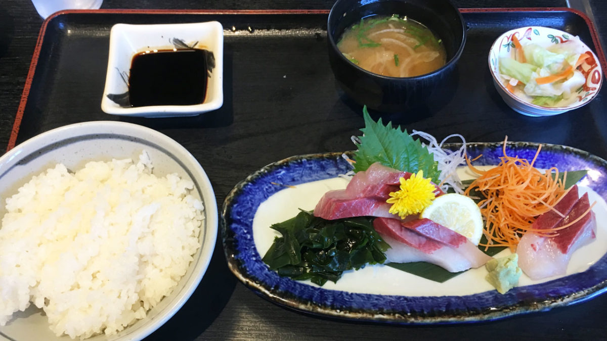 「田子作 おいしい広場店」の『オリーブハマチの刺身定食』 脂が口に広がり、後を引く美味しさに感動！