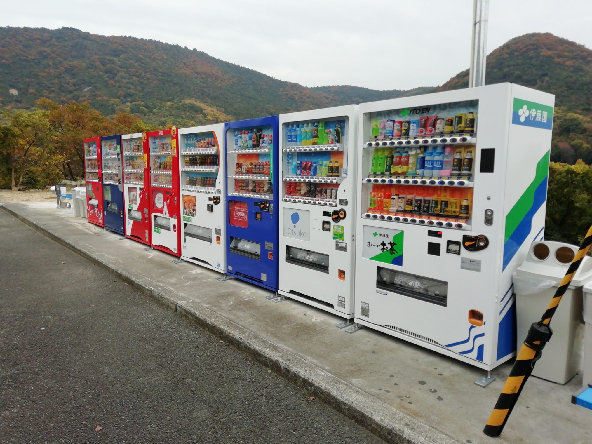 金山休憩所 自販機コーナー