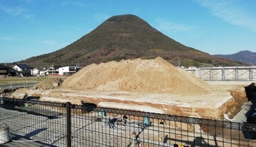 飯山町西坂元の讃さん広場北隣に「コープかがわ飯山店」を建設中。オープンは4月末の予定【2月18日追記あり】