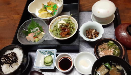 飯山町「創作和食 ひらた」のランチメニュー『桃』たくさんの小鉢で料理を楽しめる