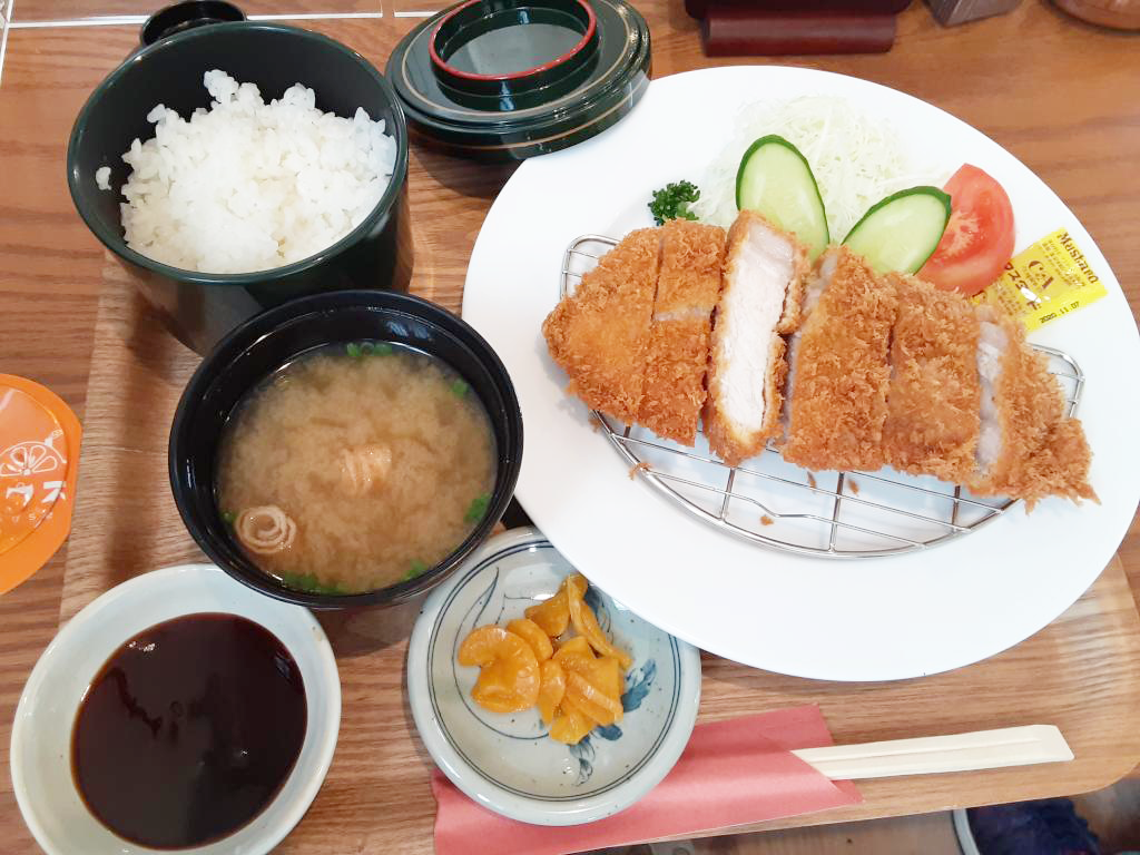 綾川町 オレンジハウス 特製 とんかつ定食