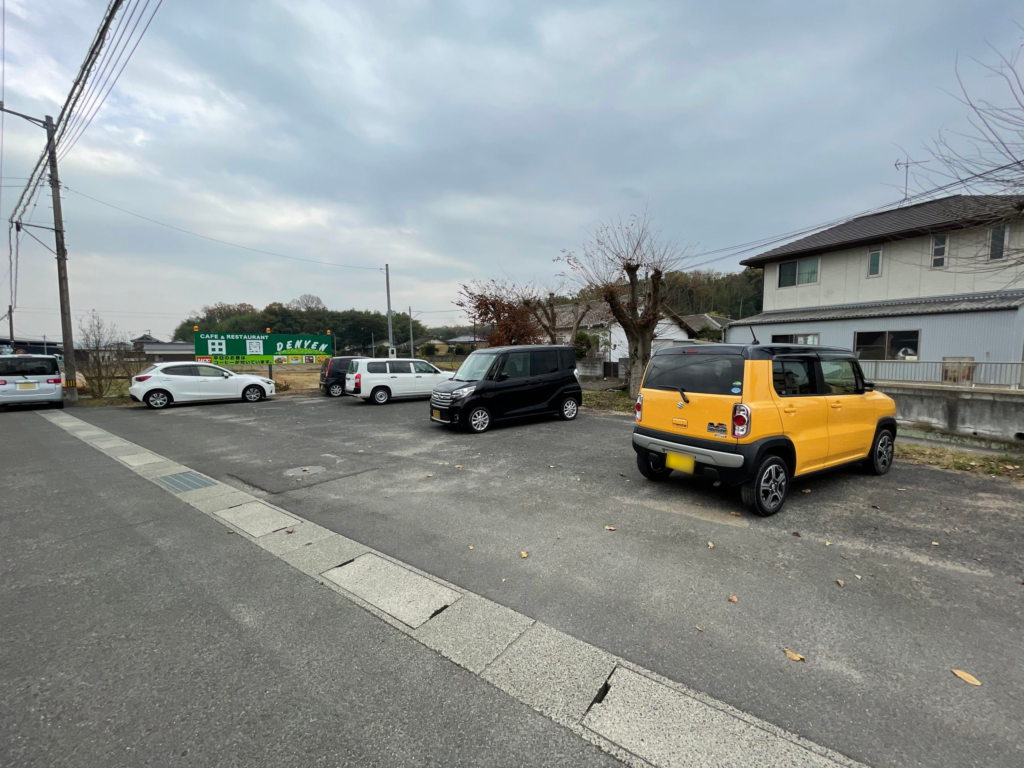 綾川町 喫茶店 田園 駐車場