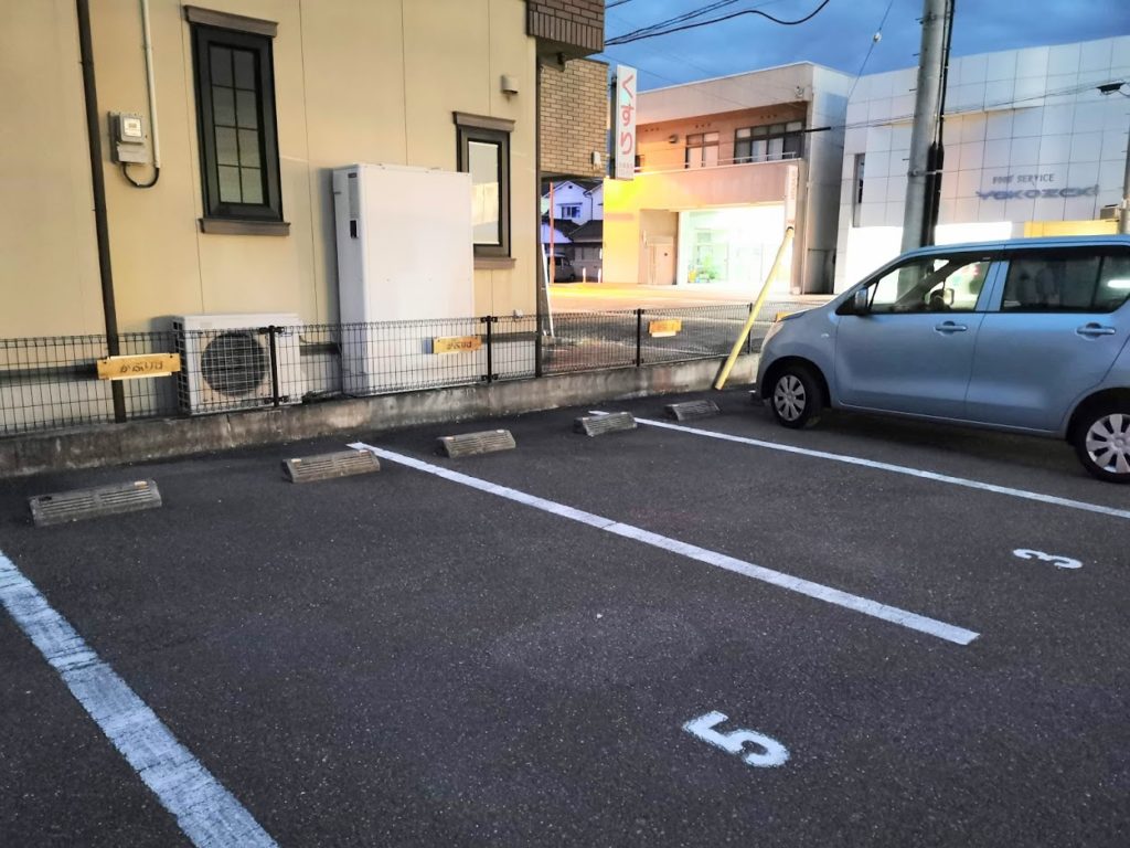 土居町 キッチンかぷりす 駐車場