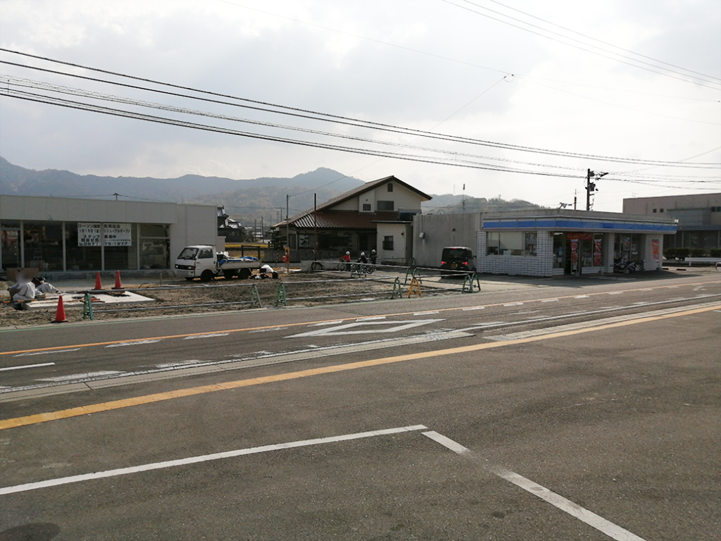 丸亀市綾歌町 ローソン岡田店