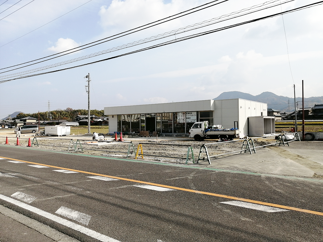 丸亀市綾歌町 ローソン岡田店