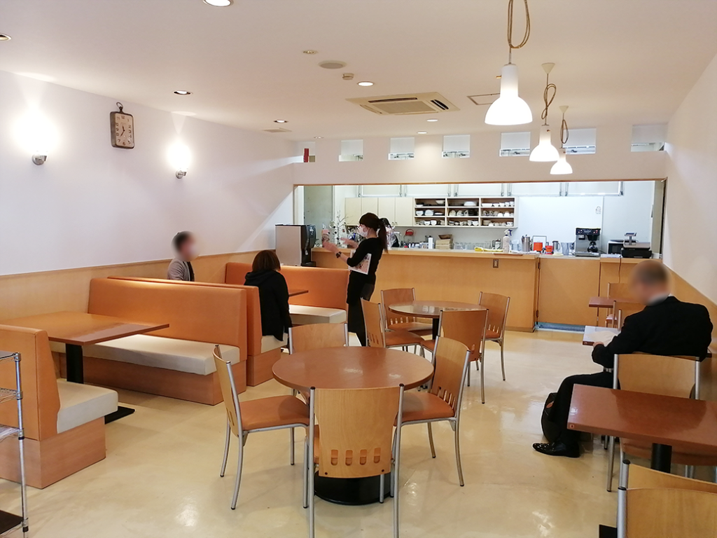 丸亀駅 Cafe MOMO 店内