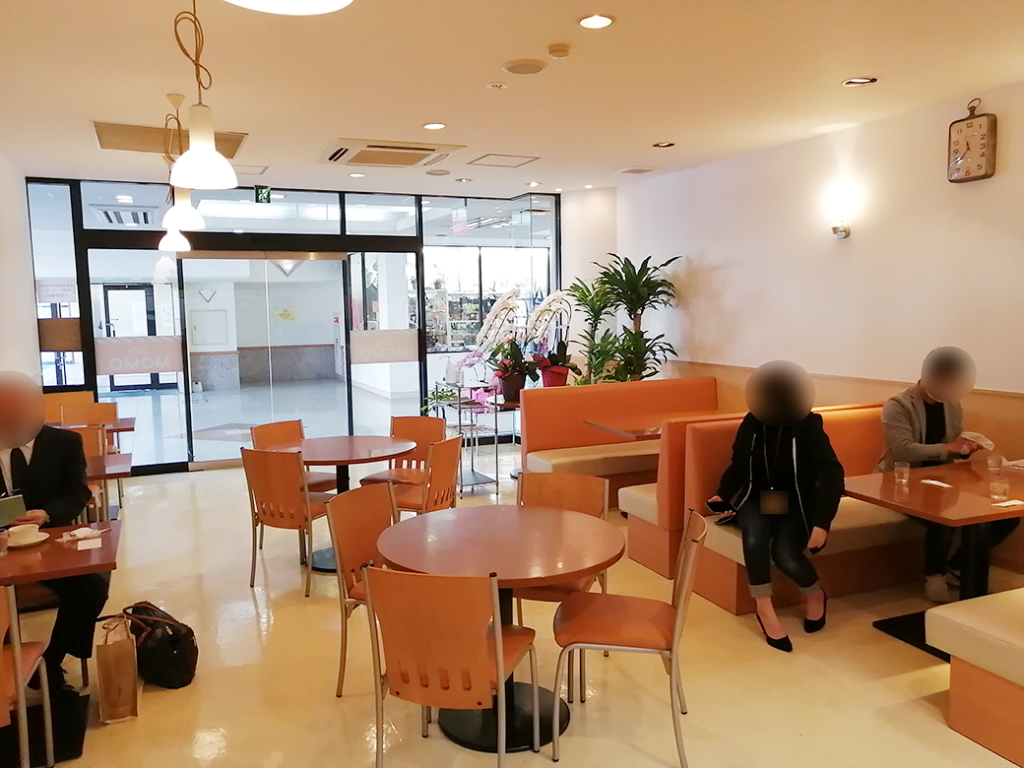 丸亀駅 Cafe MOMO 店内