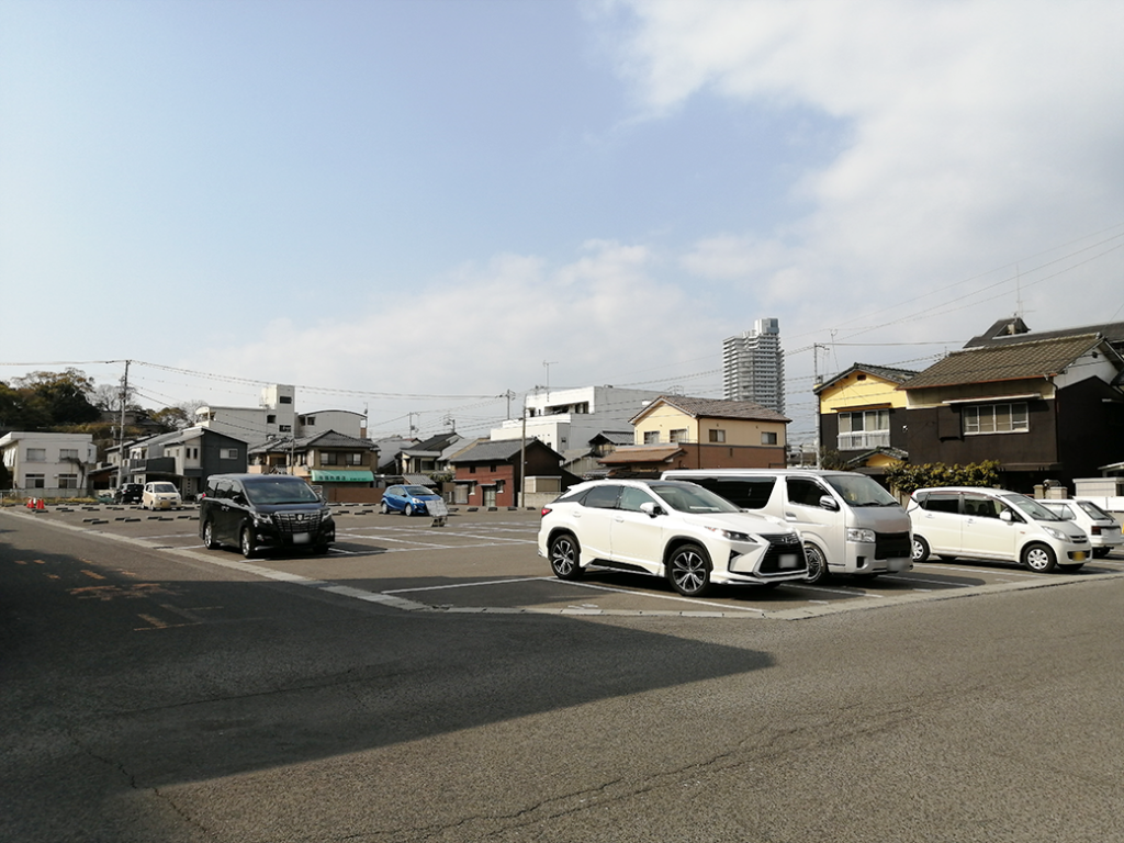 宇多津町 和ダイニング るあ ラーメン ヌードル麺和 駐車場