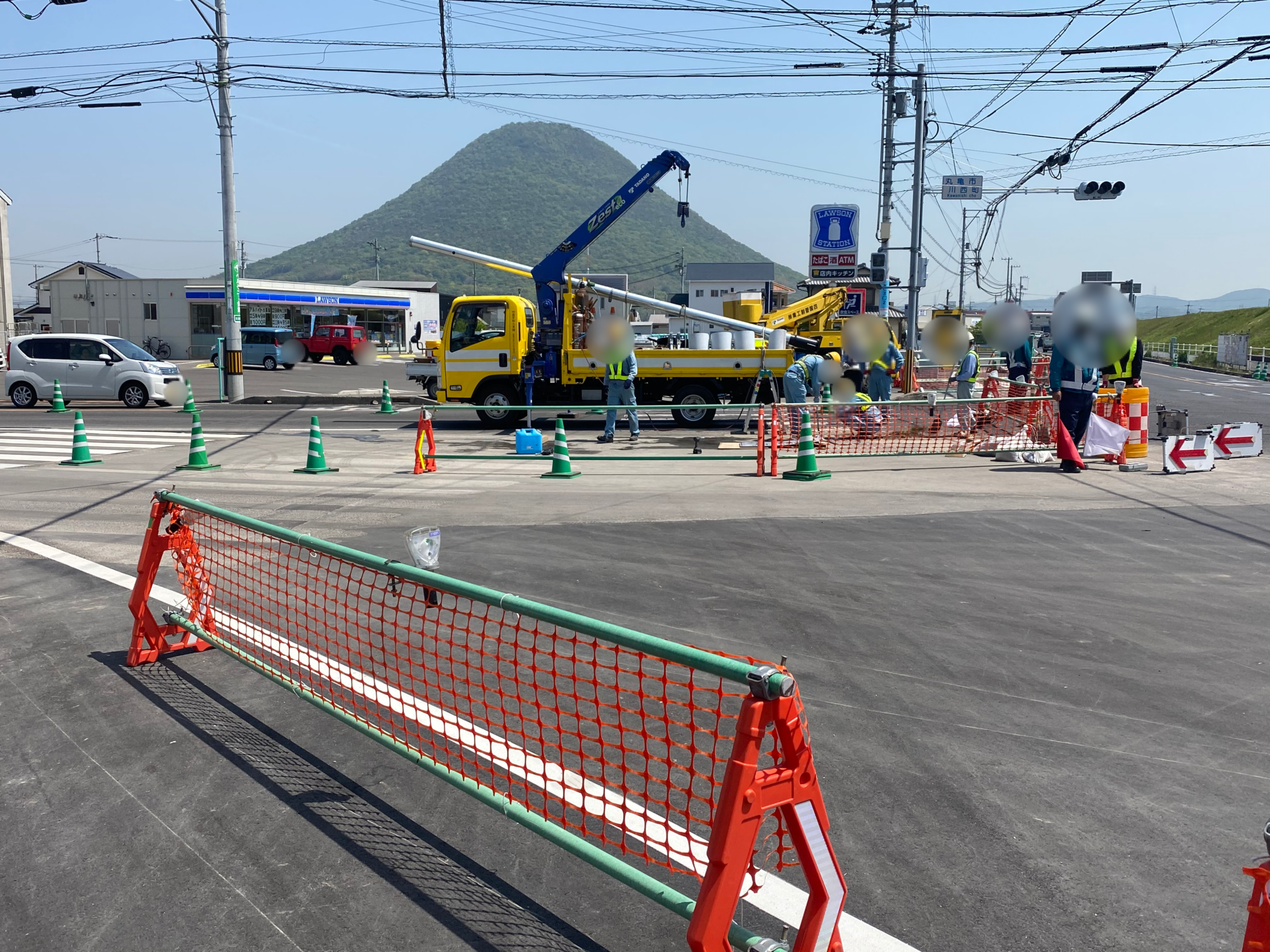 川西町北 交差点 工事の様子