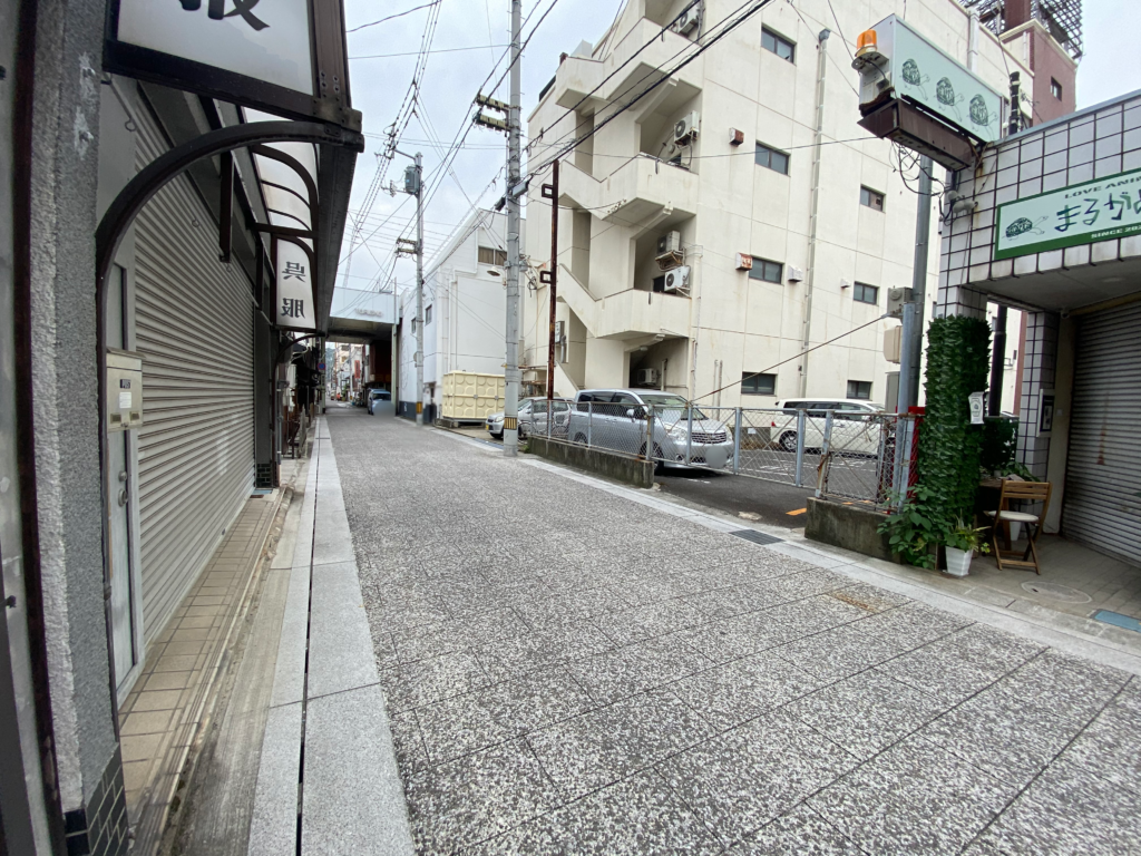 通町 爬虫類専門店 まるがめや