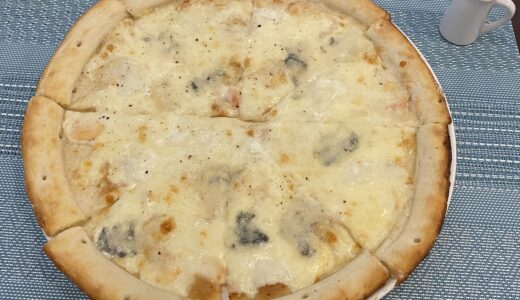 郡家町「クッチーナ ニノ」の『4種のチーズのピザ』チーズ好きにはたまらないピザ