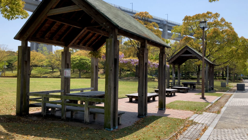 瀬戸大橋記念公園 芝生広場