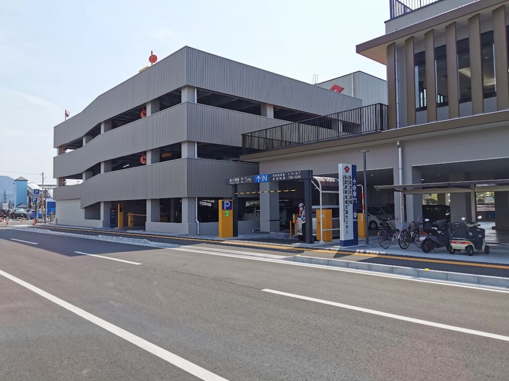 多度津町 多度津町役場 多度津町地域交流センター 駐車場