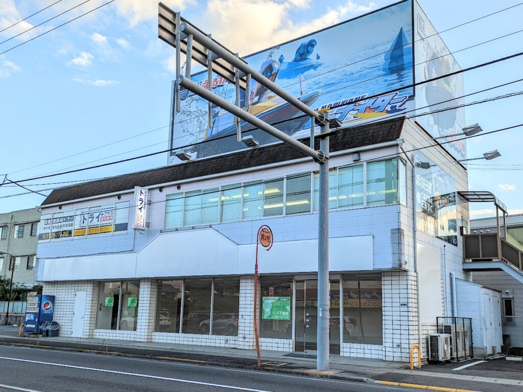 丸亀市土器町 ヘアーサロンTOMO(トモ)