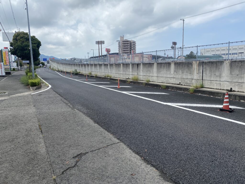 丸亀市原田町 制服のタカギ