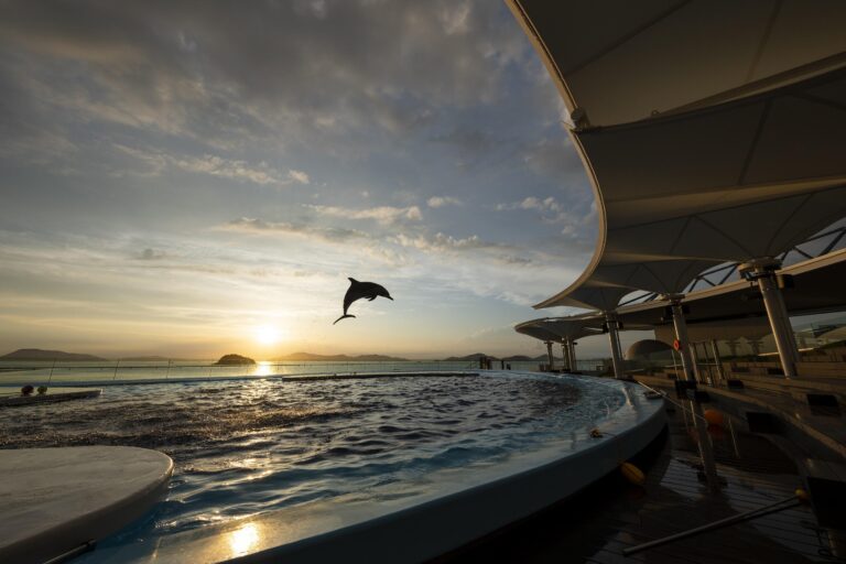 四国水族館が夕景のベストシーズンの2022年8月29日(月)〜9月30日(金)までは日の入りまで延長営業するみたい