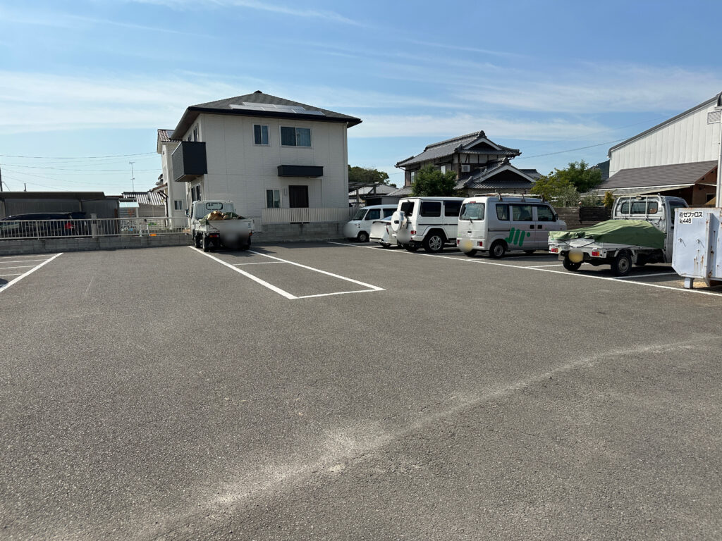 丸亀市飯山町 THE PLANTS 駐車場