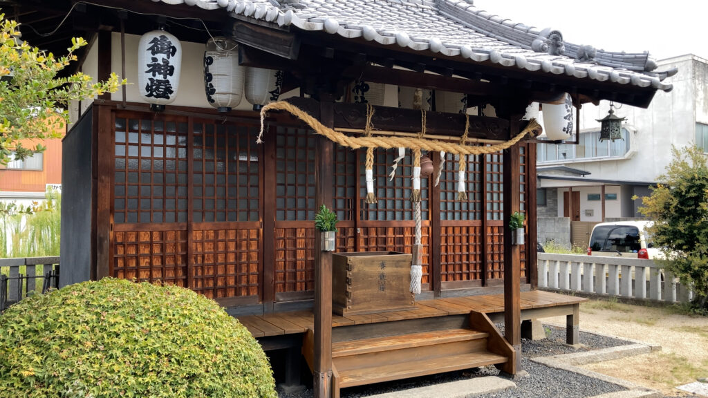 坂出市寿町 地神社 境内