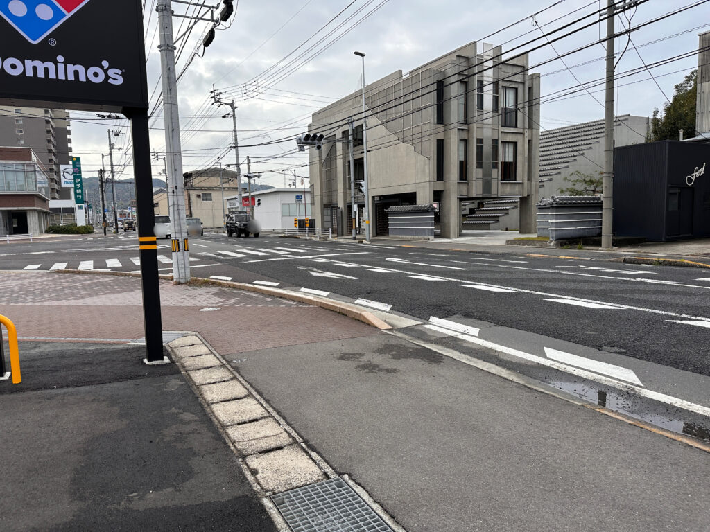 ドミノピザ 坂出本町店 場所