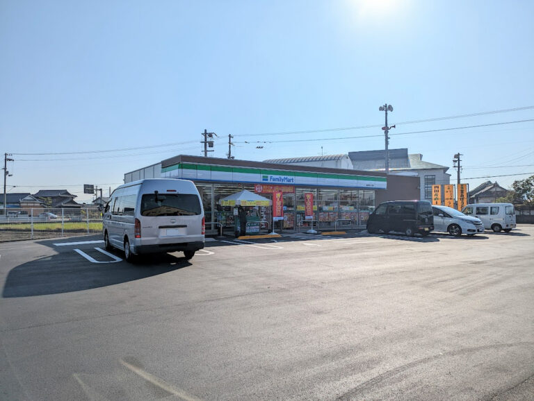 丸亀市郡家町「ファミリーマート 丸亀郡家店」が閉店し善通寺市に「ファミリーマート 善通寺宮ノ前店」として2022年11月17日(木)にリニューアルオープンしてる