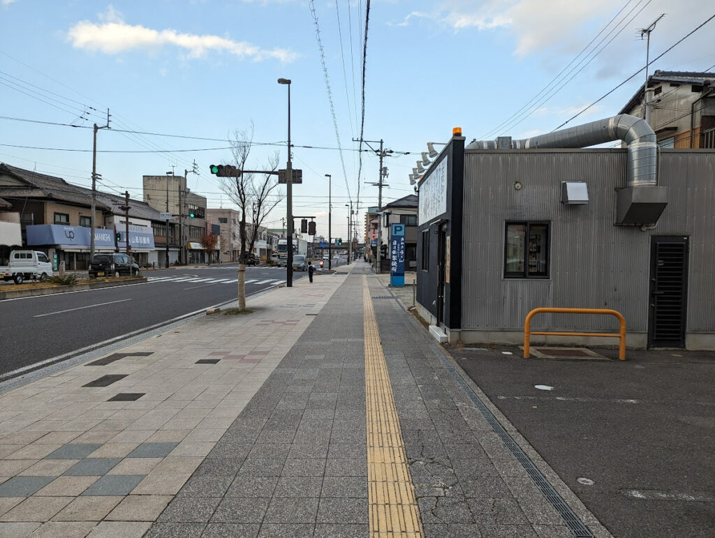 坂出市文京町 高知家 ひえひえ横丁(無人販売所) 場所・駐車場