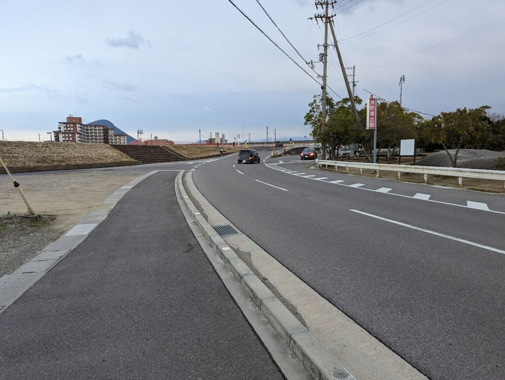 丸亀市富士見町 中華そば 浦島 場所・駐車場