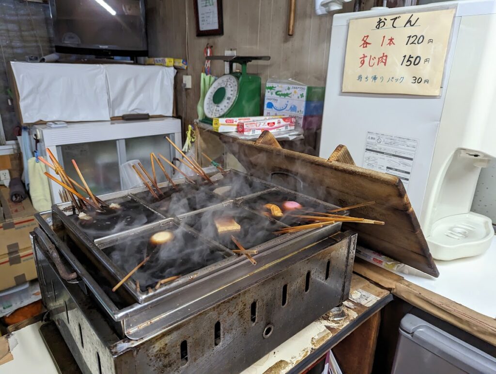 丸亀市富士見町 中華そば 浦島 店内