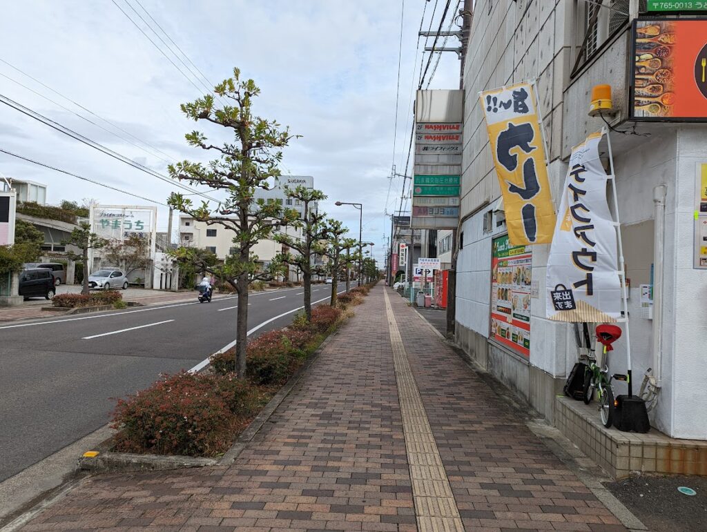 善通寺市文京町 Pahuna curry corner(パフナカレーコーナー) 善通寺店 場所