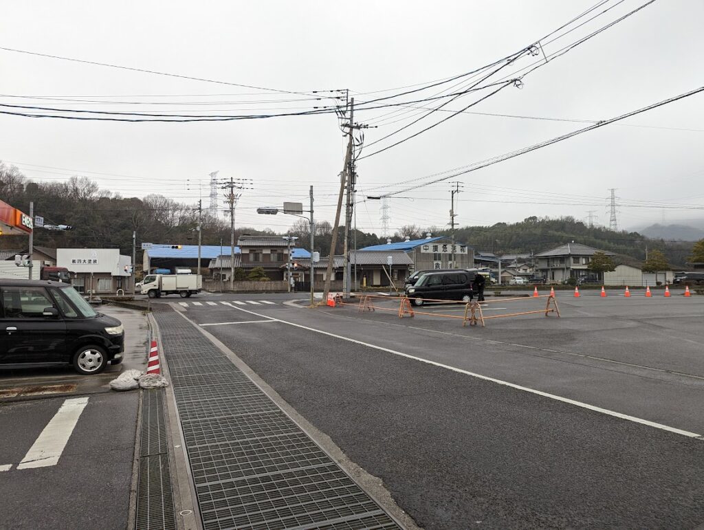 丸亀市綾歌町 ファミリーマート 丸亀綾歌町店 場所