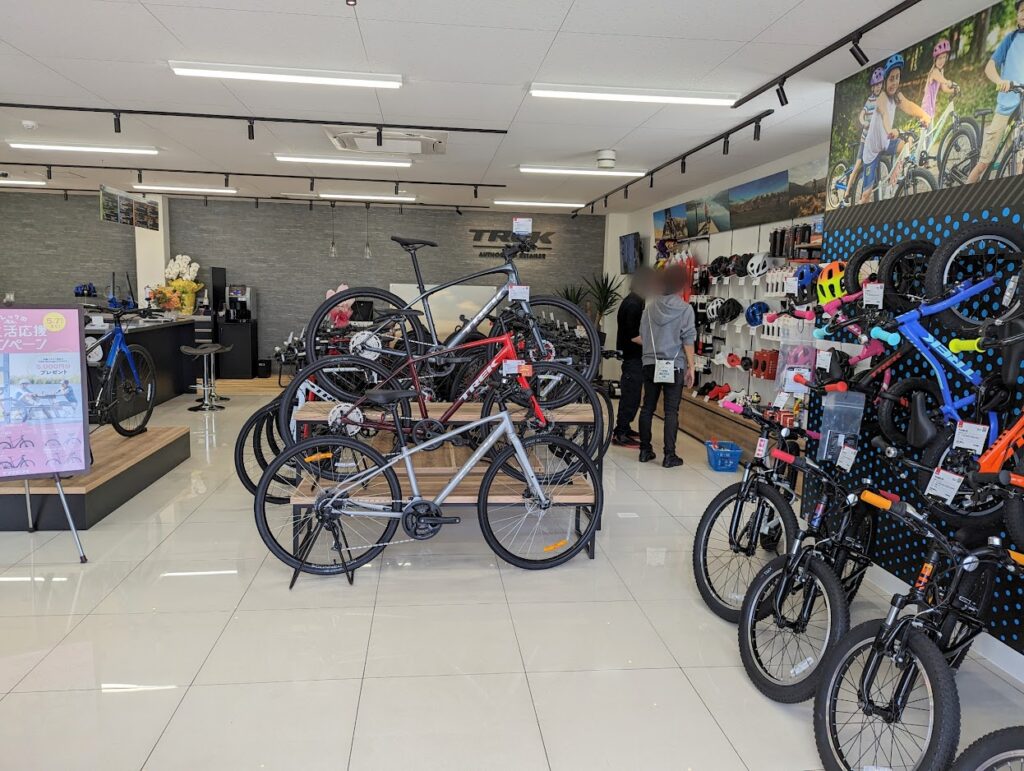 丸亀市土器町 WAVE BIKES丸亀店(TREKコンセプトストア) 店内