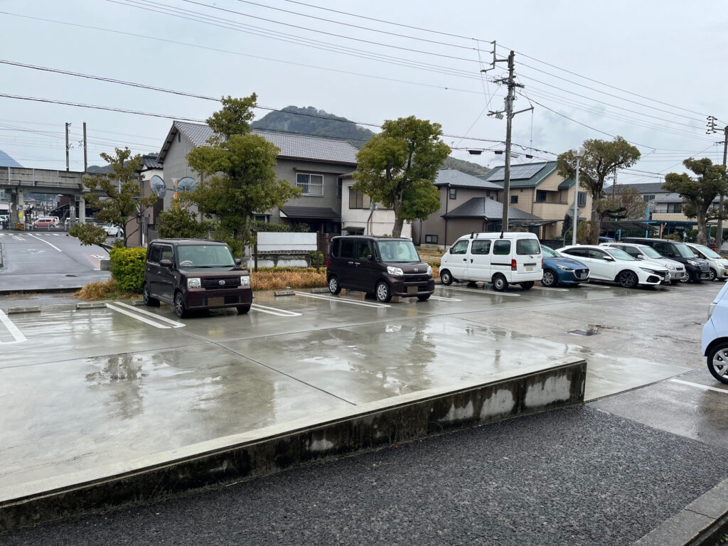 坂出市立大橋記念図書館 駐車場