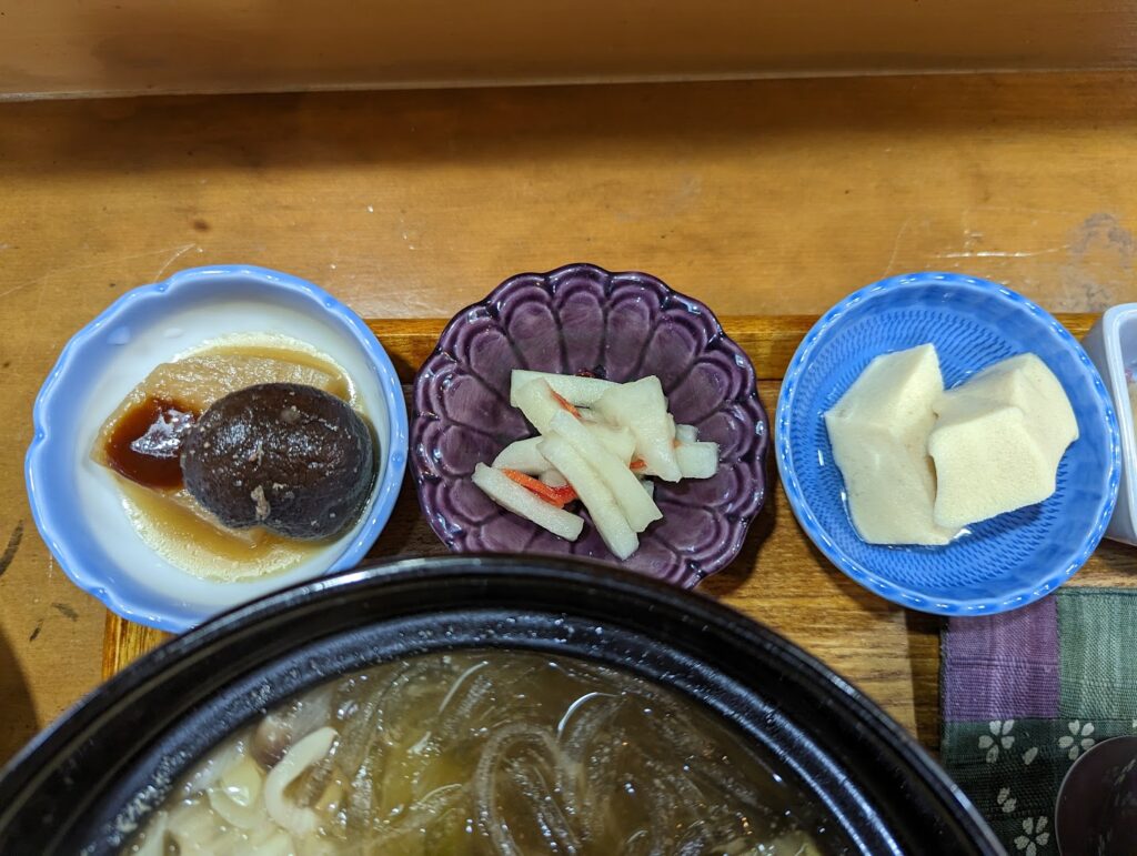 坂出市本町 食処 ゆとり 肉団子と春雨の鍋スープ