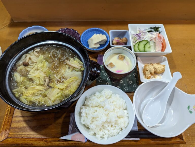 坂出市本町「食処 ゆとり」の『肉団子と春雨の鍋スープ』