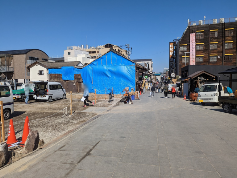 琴平町表参道の「虎屋うどん(旧虎屋旅館)」本館が取り壊されてる。創業400年以上の老舗旅館を建て直し2023年3月中旬頃にリニューアルオープンするみたい