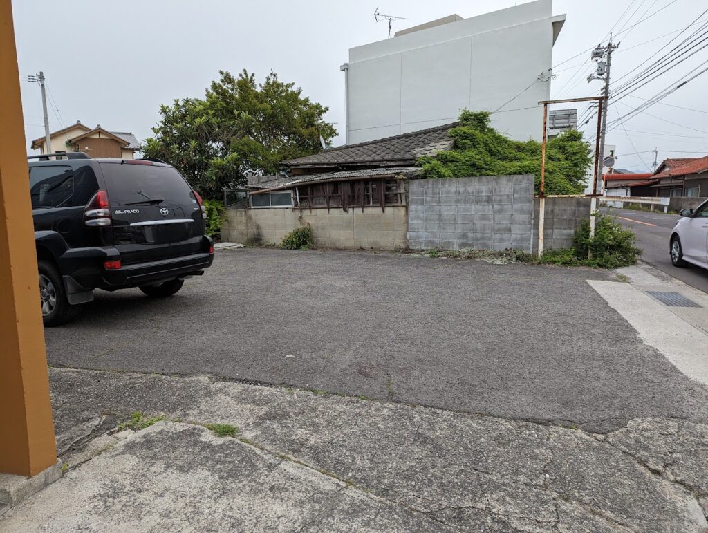 丸亀市土居町 ゆずの樹接骨院 駐車場