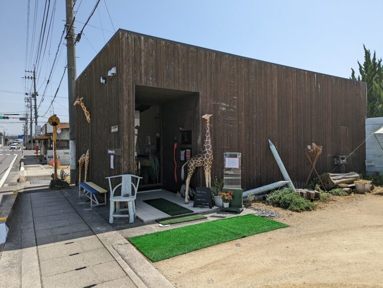 善通寺市金蔵寺町のギャラリーカフェ「tama cafe」が2023年4月13日(木)にリニューアルオープンしてる。営業時間やメニューが一部変更してるみたい