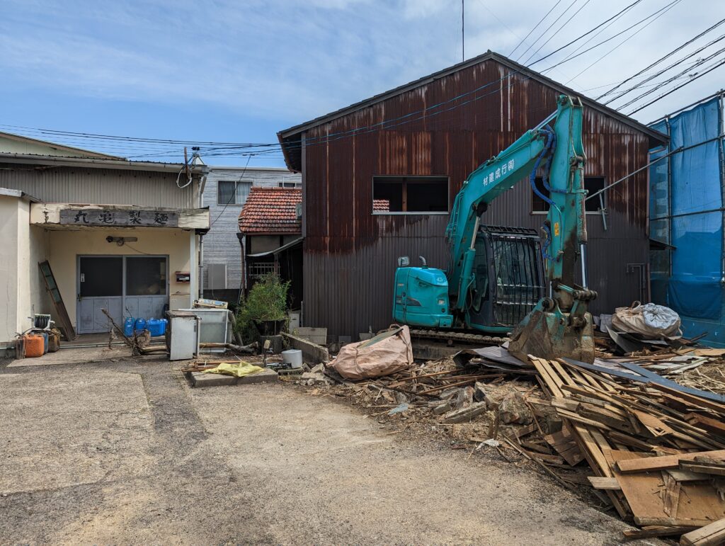 丸亀市城西町 丸亀製麺(株)
