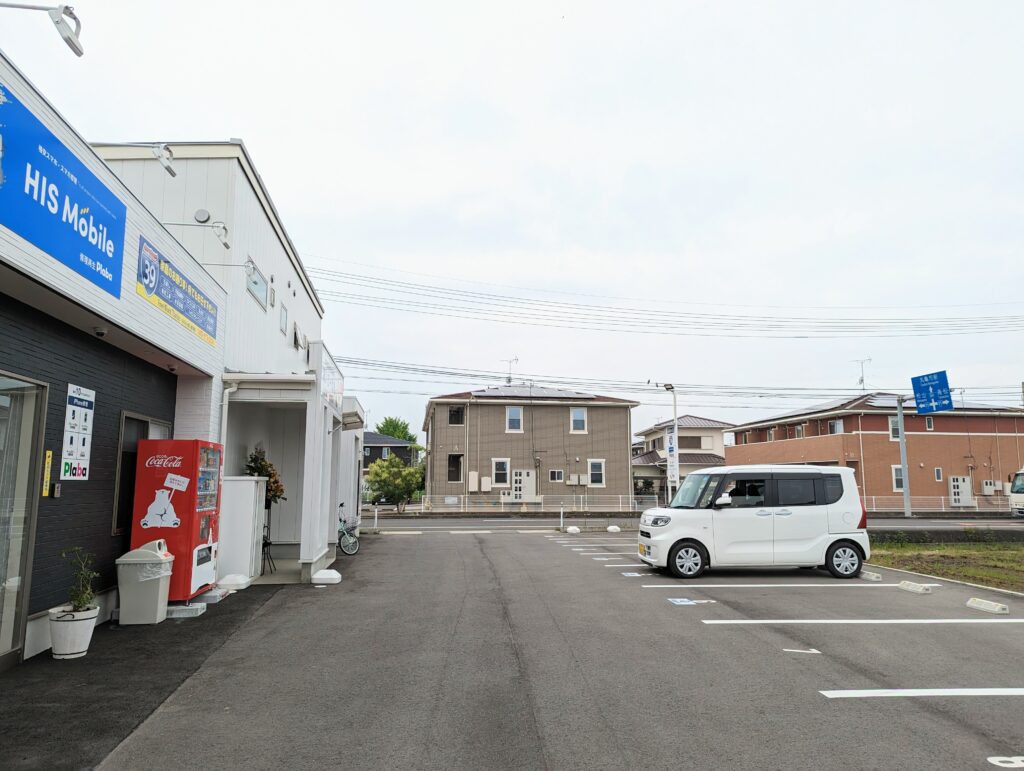 丸亀市柞原町 HISモバイルステーションプレバ丸亀店 駐車場