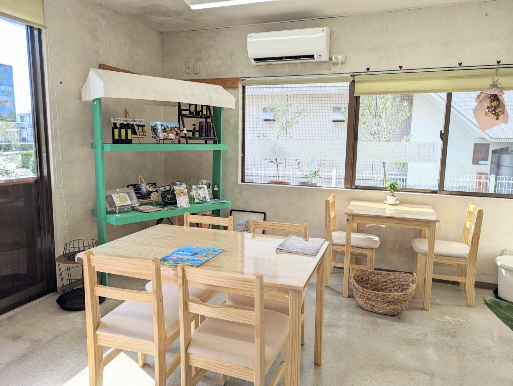 坂出市加茂町 瀬戸内オリーブ園 加茂店 店内