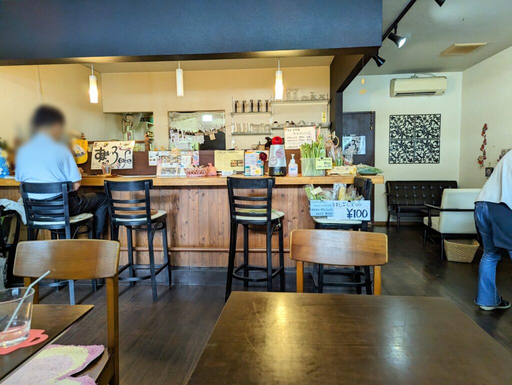 丸亀土器町 すまぃるcafe 店内